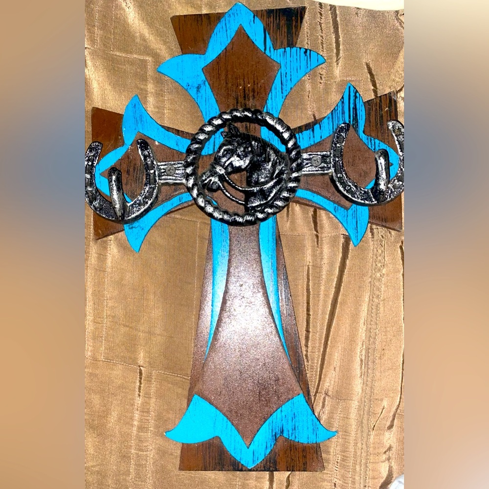 Distressed Wood and Iron Horse Cross 🐴 WELL MADE 💙